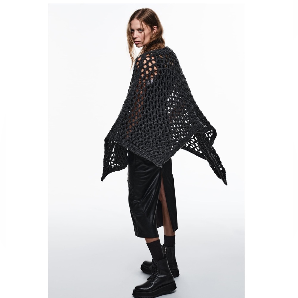 ZARA VENTED KNIT CAPE